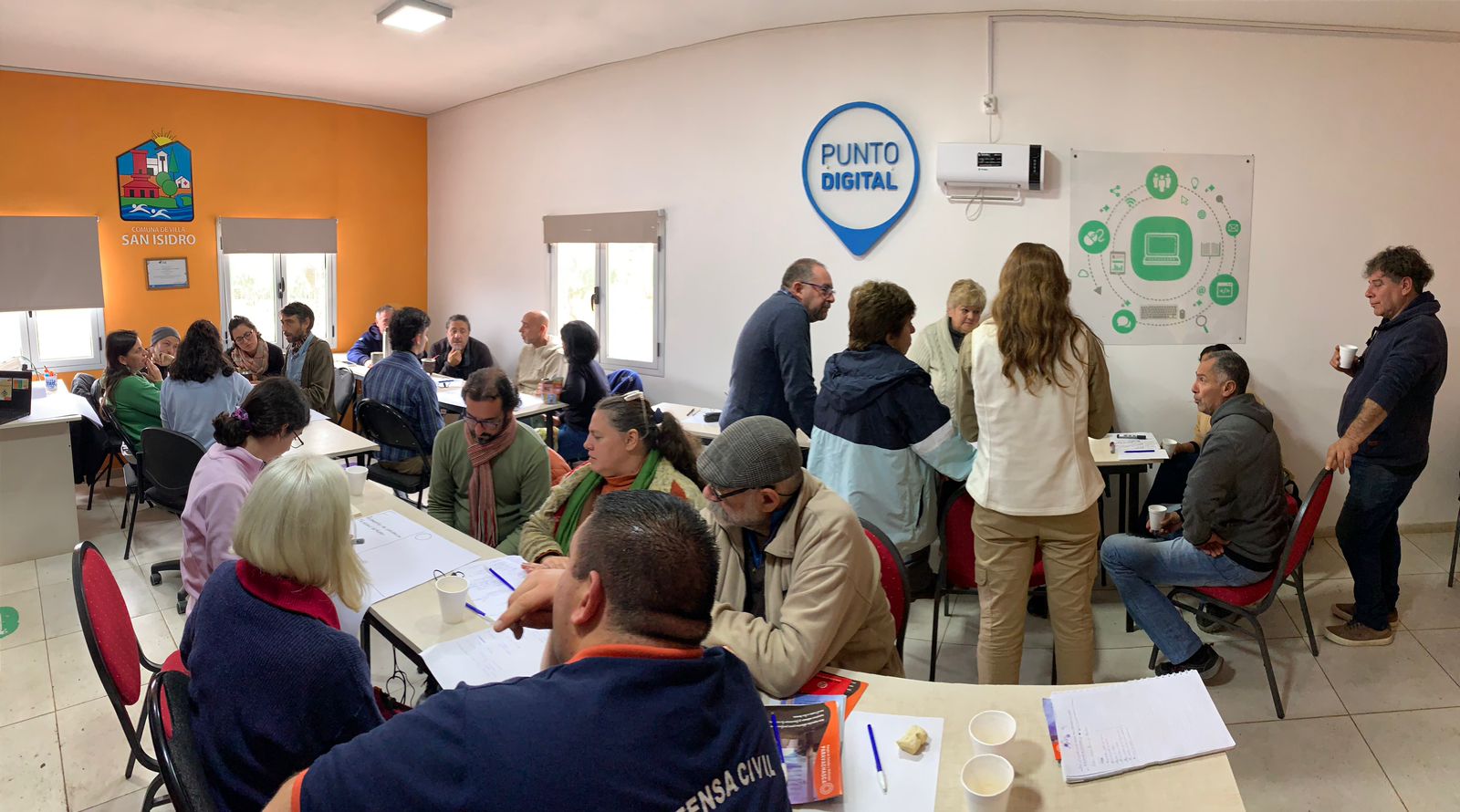 Talleres y espacios de diálogo comunitario